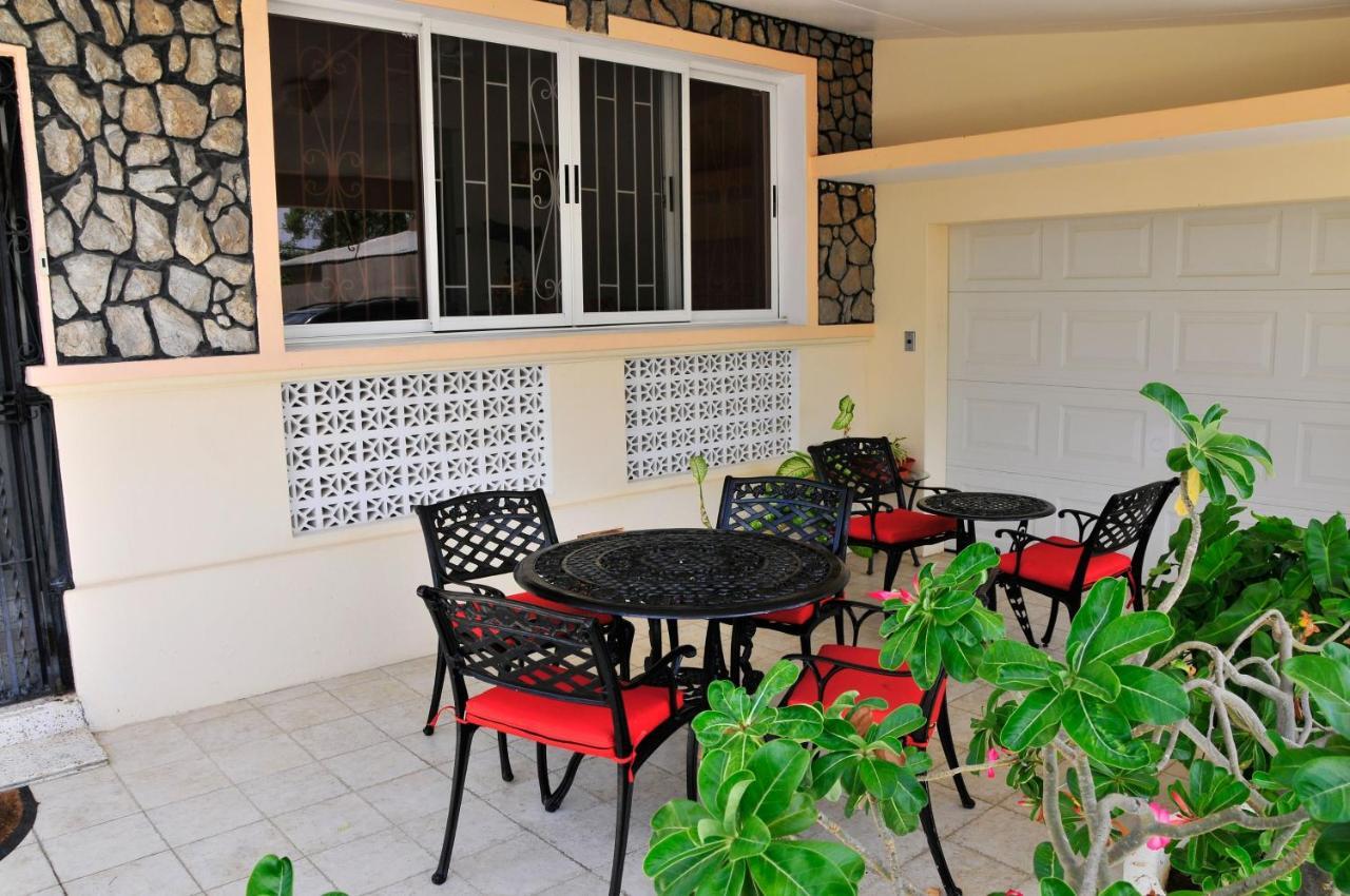 Welcome To The Unpretentious And Breezy Graceville, Steps Away From The Beach Saint James Extérieur photo
