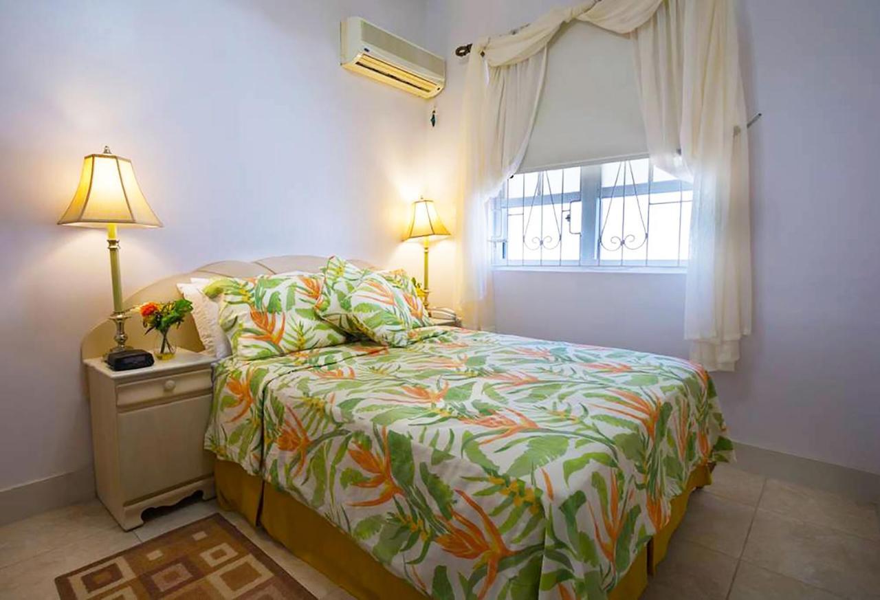 Welcome To The Unpretentious And Breezy Graceville, Steps Away From The Beach Saint James Extérieur photo