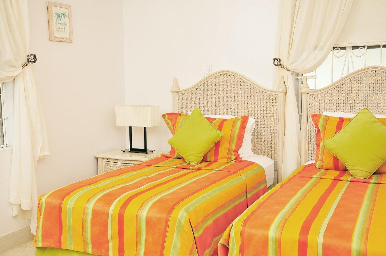 Welcome To The Unpretentious And Breezy Graceville, Steps Away From The Beach Saint James Extérieur photo
