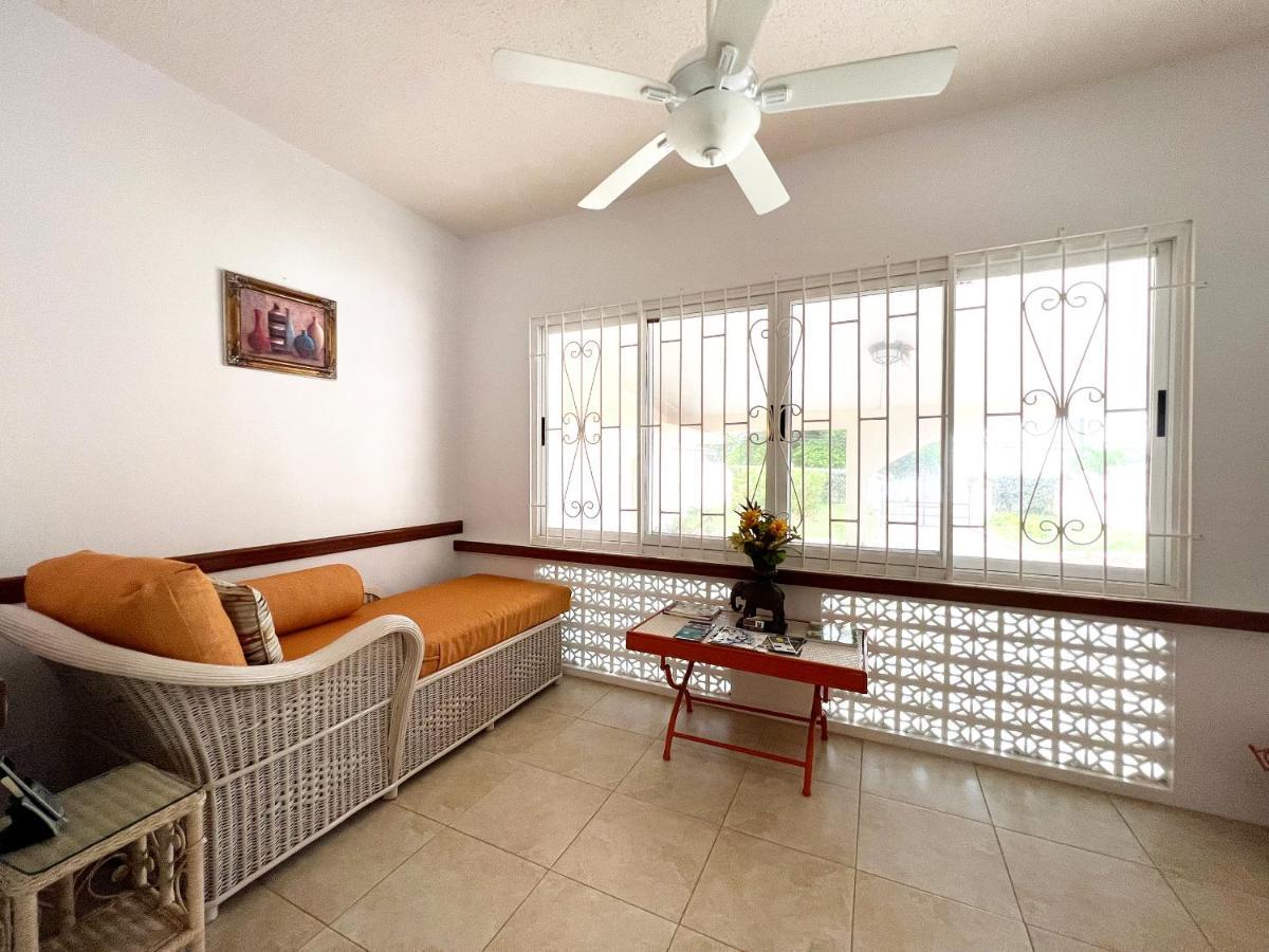 Welcome To The Unpretentious And Breezy Graceville, Steps Away From The Beach Saint James Extérieur photo
